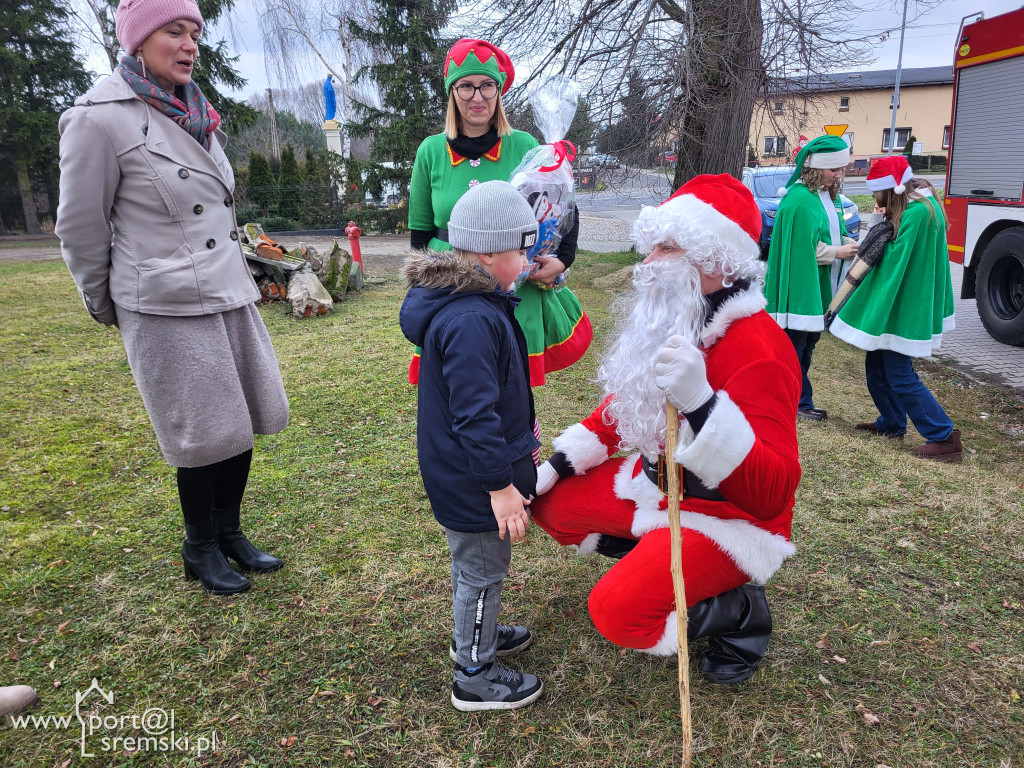 Mikołaj odwiedził dzieci w  Chrząstowie