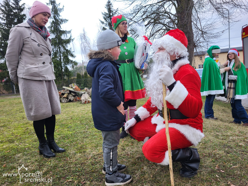 Mikołaj odwiedził dzieci w  Chrząstowie