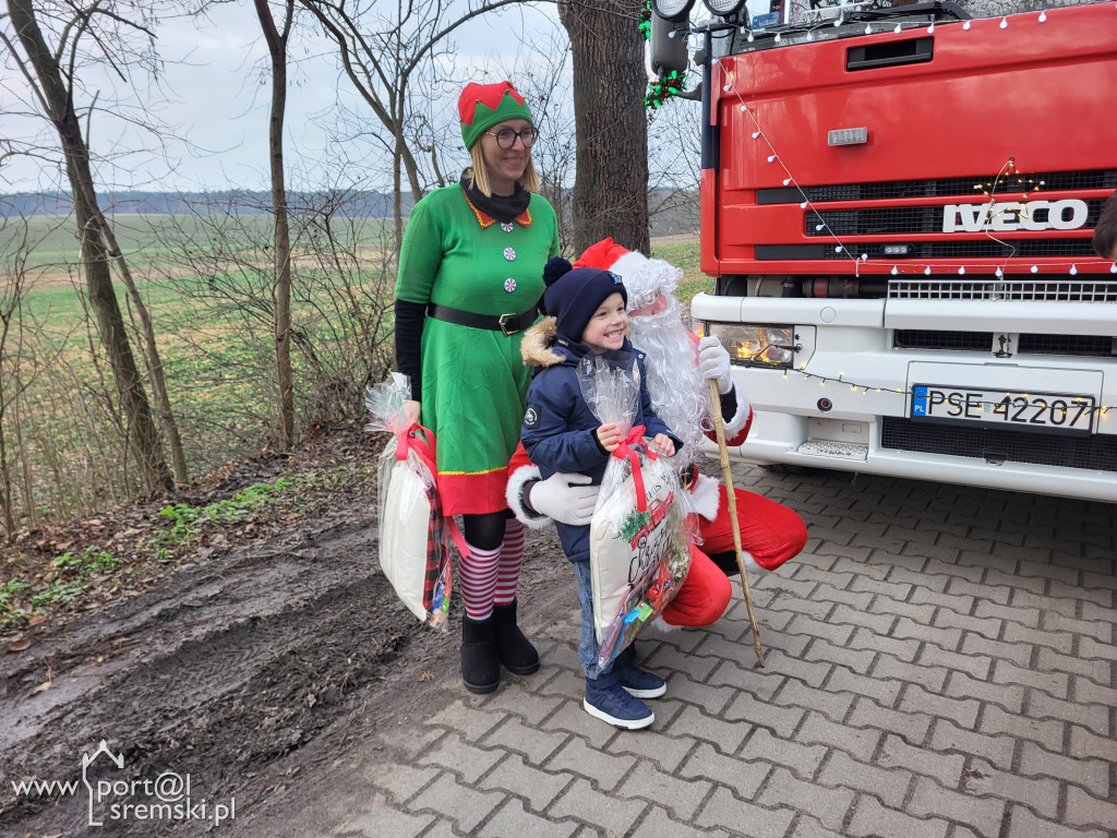 Mikołaj odwiedził dzieci w  Chrząstowie