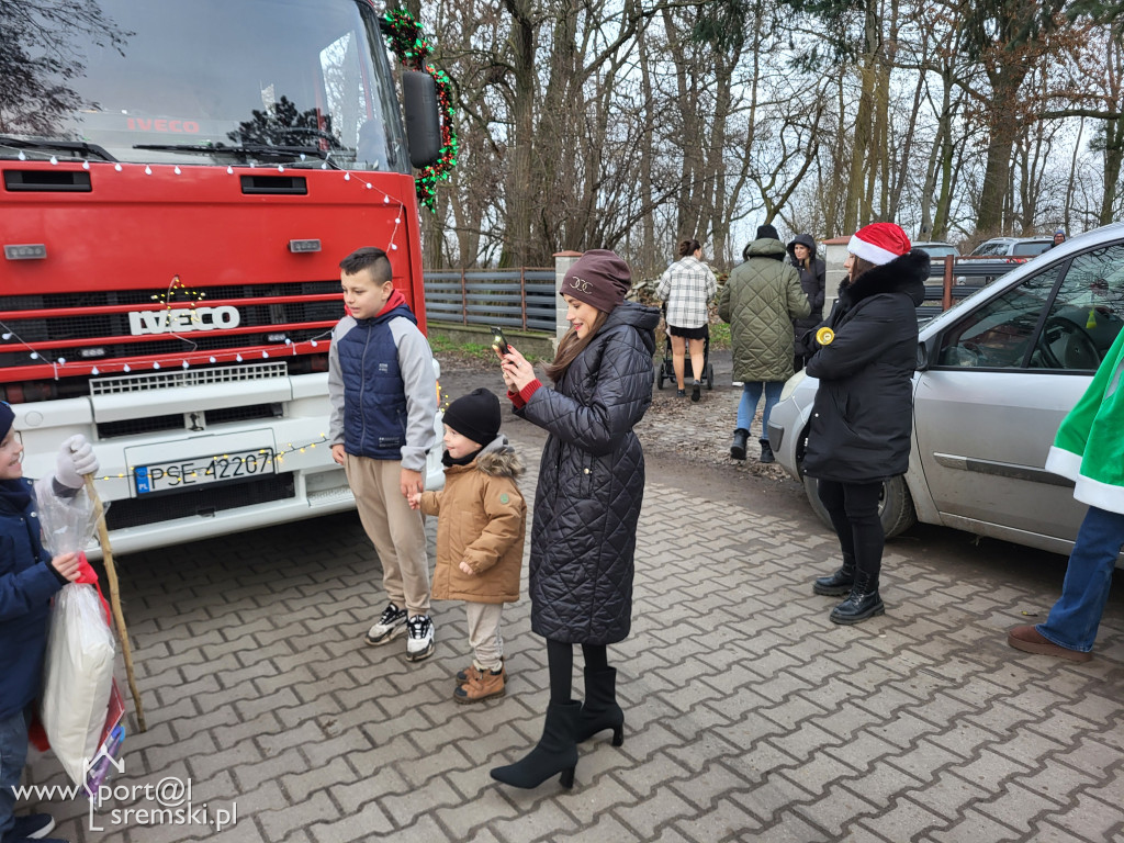 Mikołaj odwiedził dzieci w  Chrząstowie