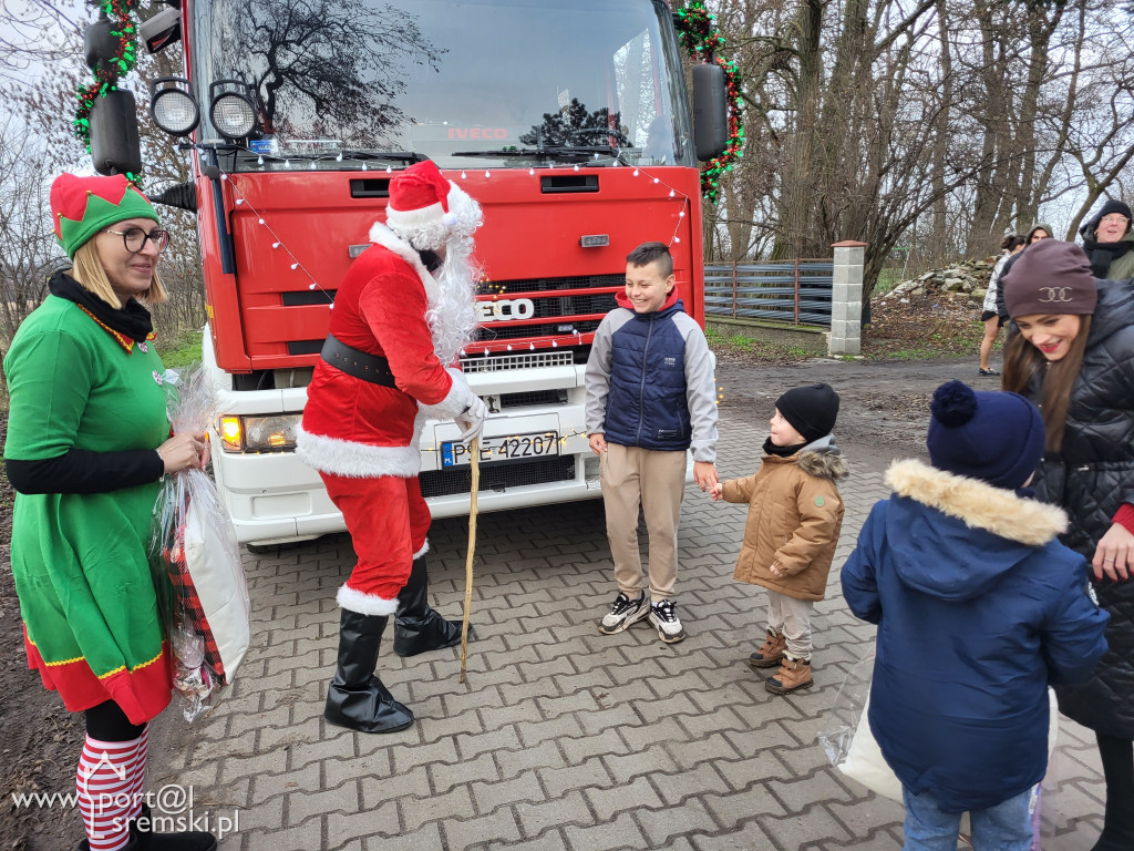 Mikołaj odwiedził dzieci w  Chrząstowie