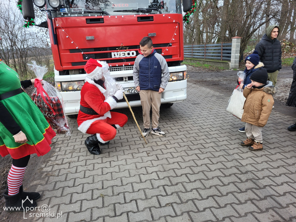Mikołaj odwiedził dzieci w  Chrząstowie