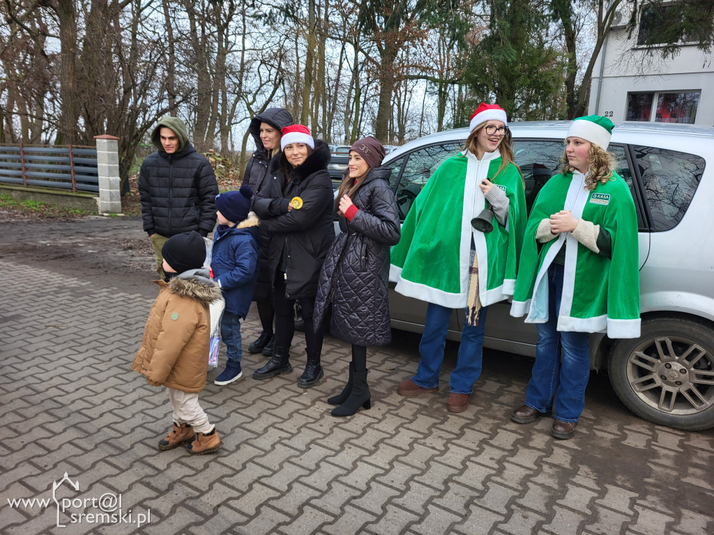 Mikołaj odwiedził dzieci w  Chrząstowie
