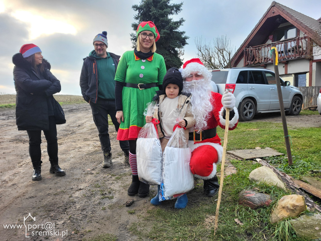 Mikołaj odwiedził dzieci w  Chrząstowie