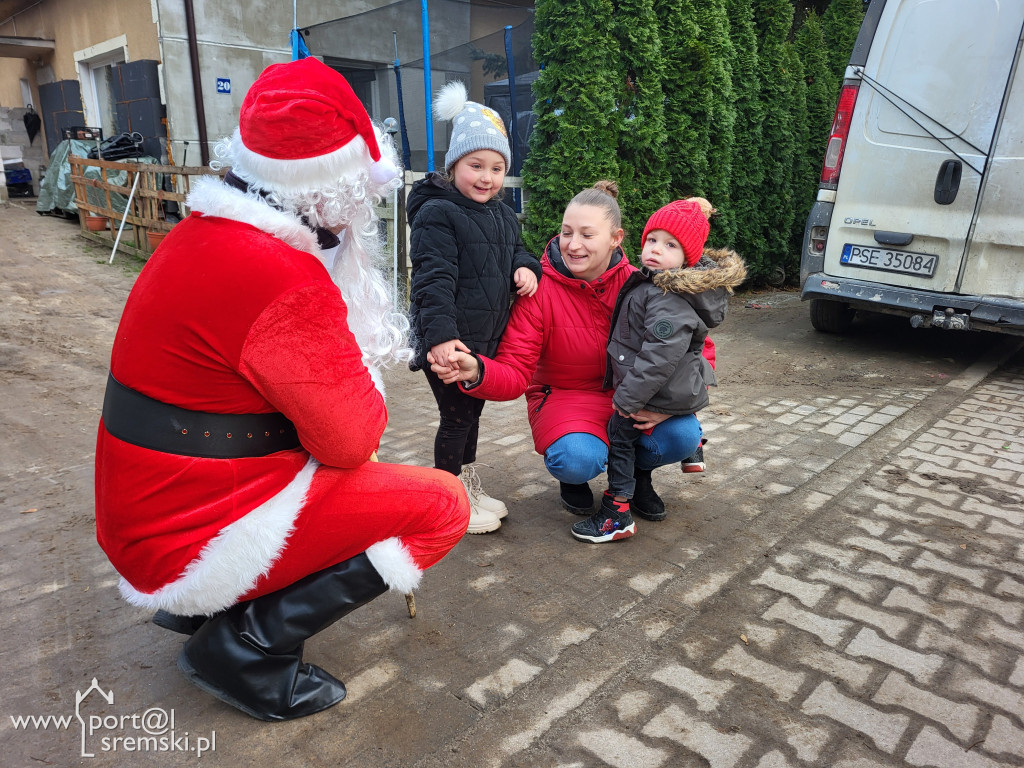 Mikołaj odwiedził dzieci w  Chrząstowie
