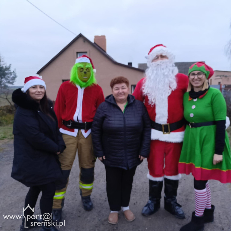 Mikołaj odwiedził dzieci w  Chrząstowie