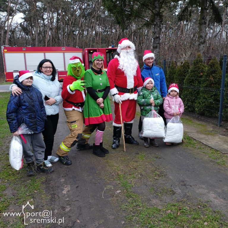Mikołaj odwiedził dzieci w  Chrząstowie