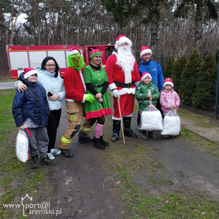 Mikołaj odwiedził dzieci w  Chrząstowie