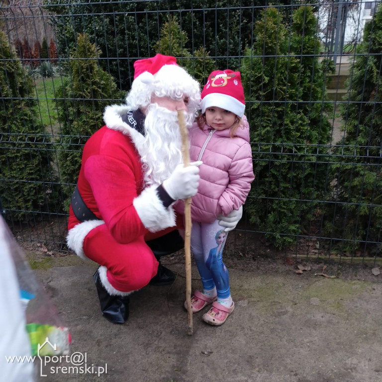 Mikołaj odwiedził dzieci w  Chrząstowie