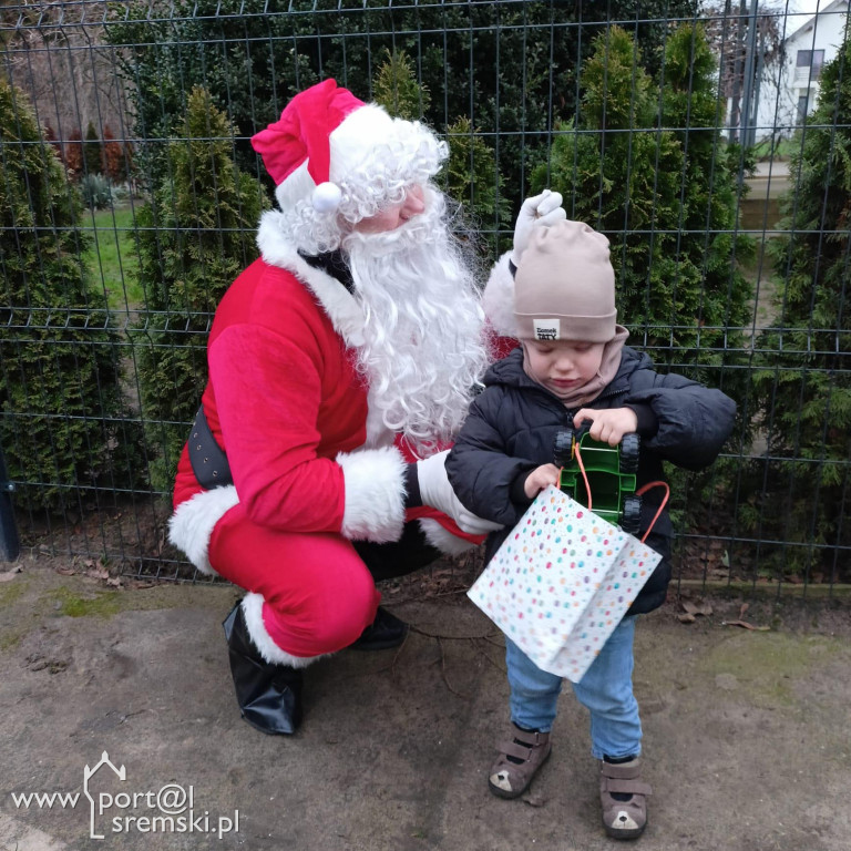 Mikołaj odwiedził dzieci w  Chrząstowie