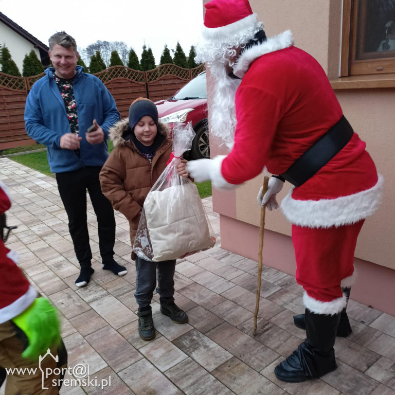 Mikołaj odwiedził dzieci w  Chrząstowie