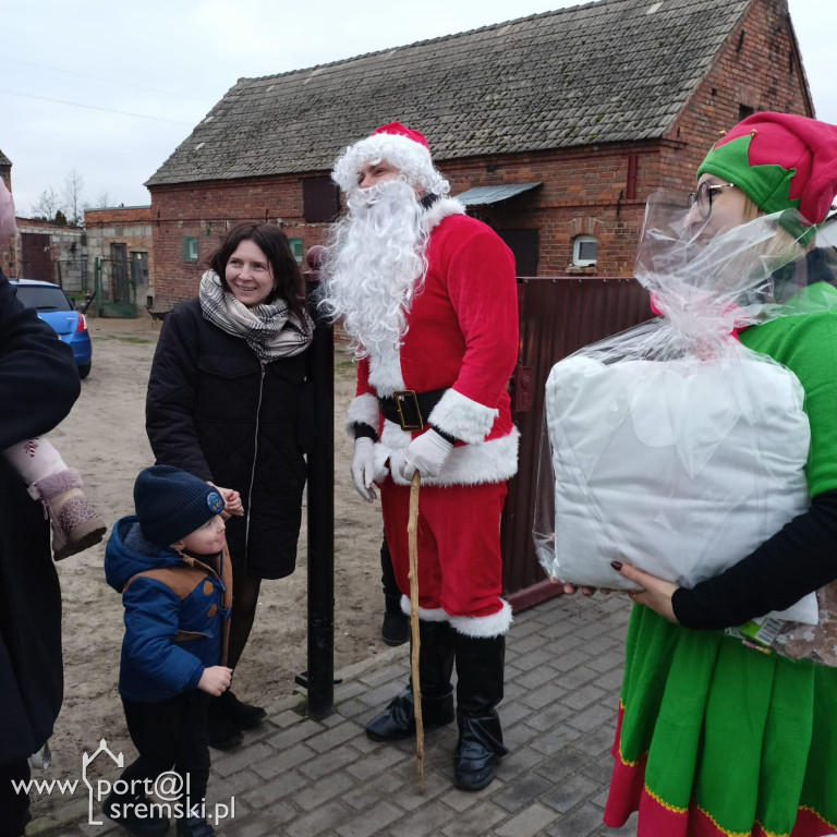 Mikołaj odwiedził dzieci w  Chrząstowie