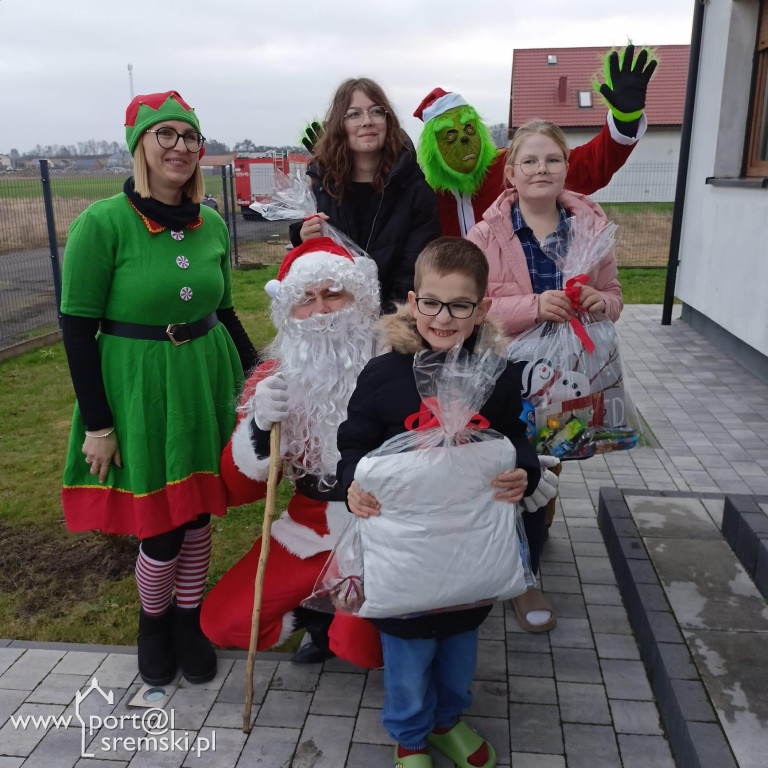 Mikołaj odwiedził dzieci w  Chrząstowie