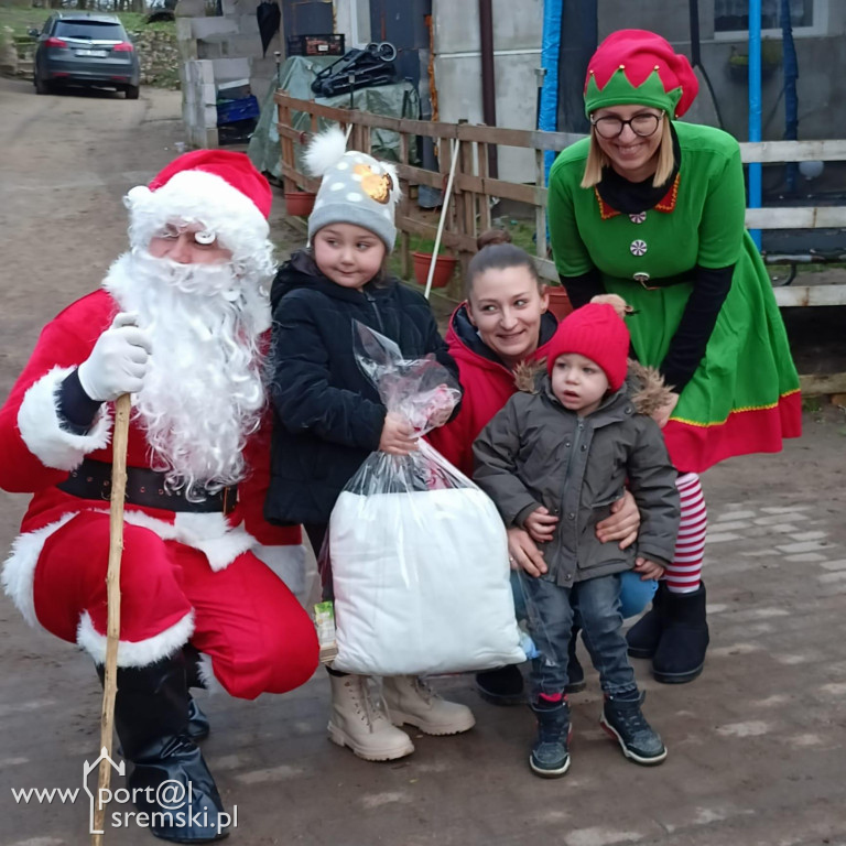 Mikołaj odwiedził dzieci w  Chrząstowie
