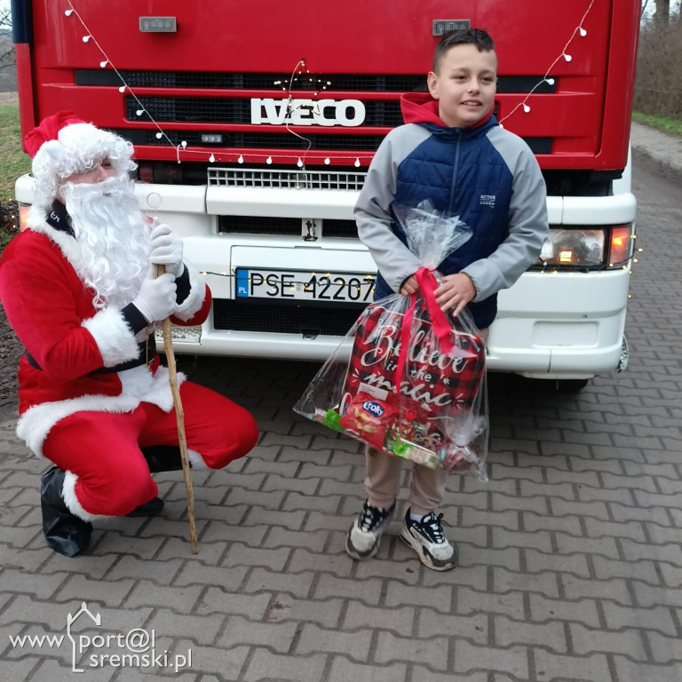 Mikołaj odwiedził dzieci w  Chrząstowie