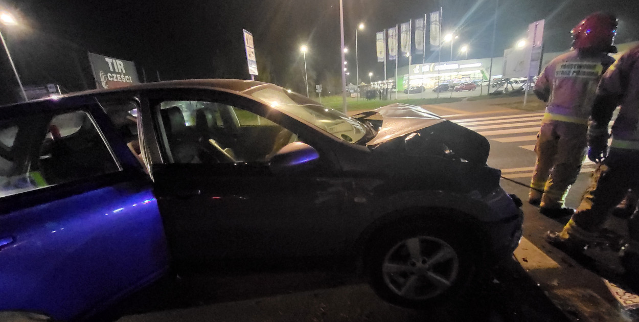 Kolizja dwóch samochodów na ul. Gostyńskiej