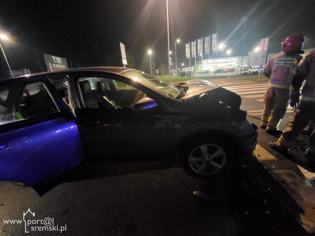 Kolizja dwóch samochodów na ul. Gostyńskiej