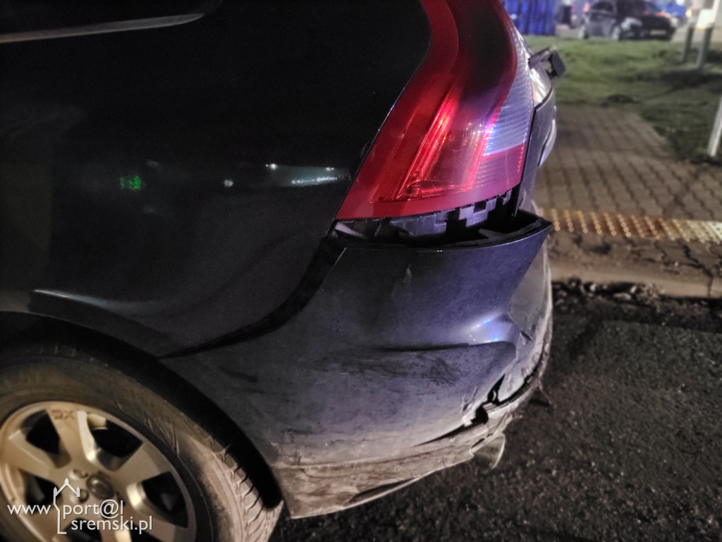 Kolizja dwóch samochodów na ul. Gostyńskiej