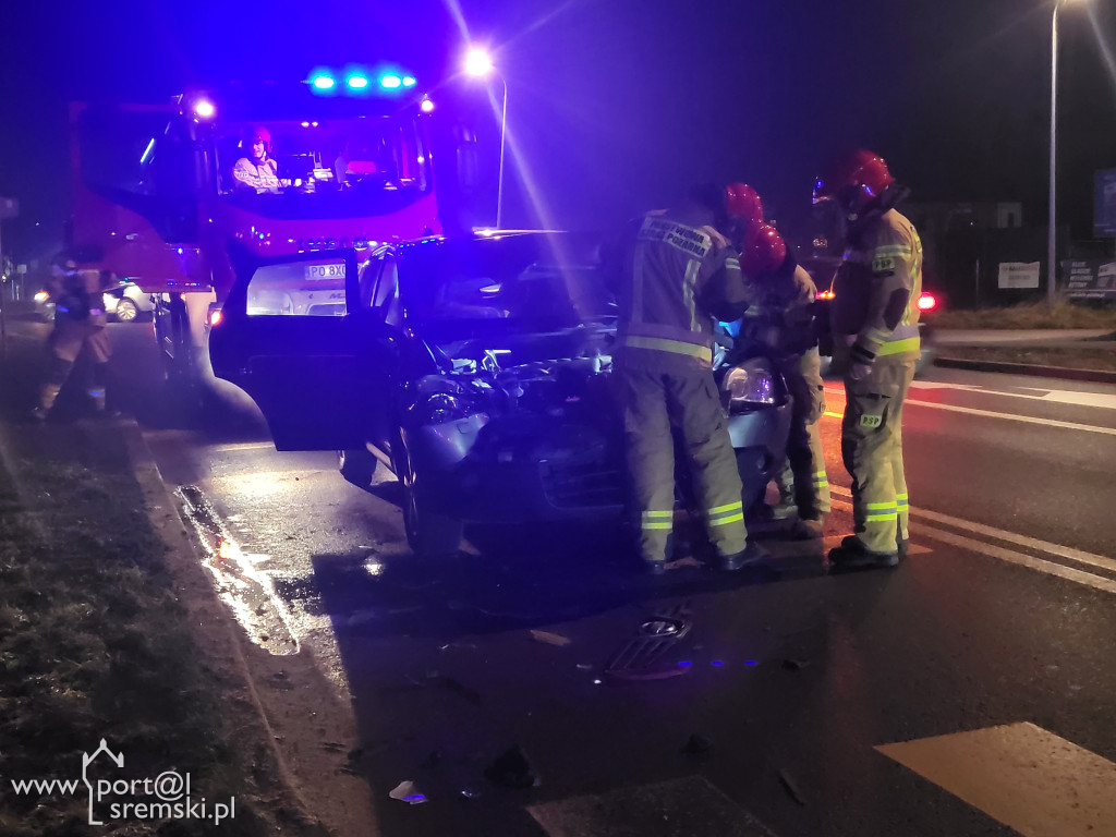 Kolizja dwóch samochodów na ul. Gostyńskiej