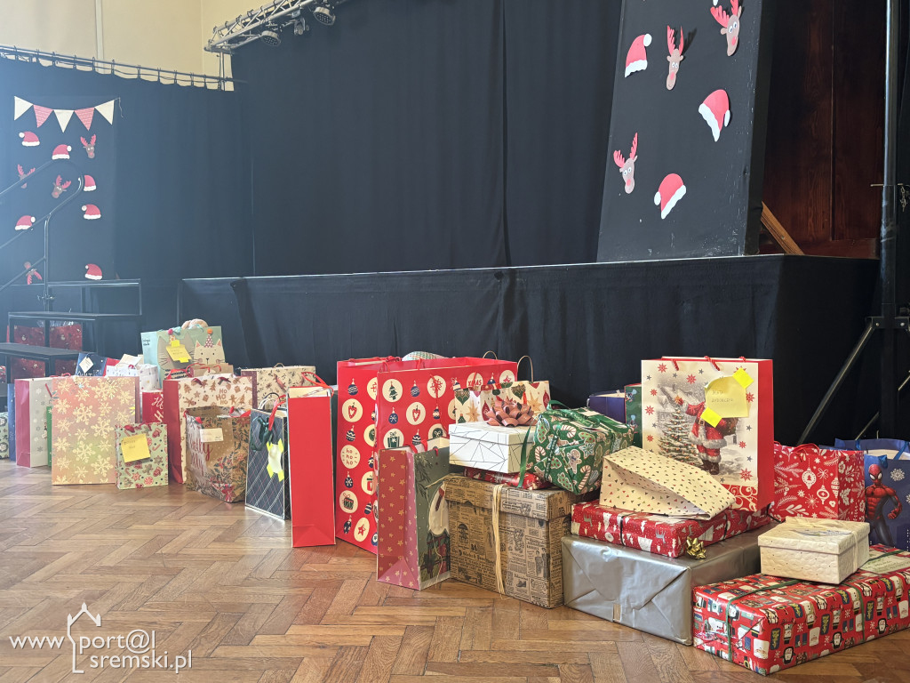 Spotkanie świąteczne LO i Szkoły nr 3 im. Marii Grzegorzewskiej