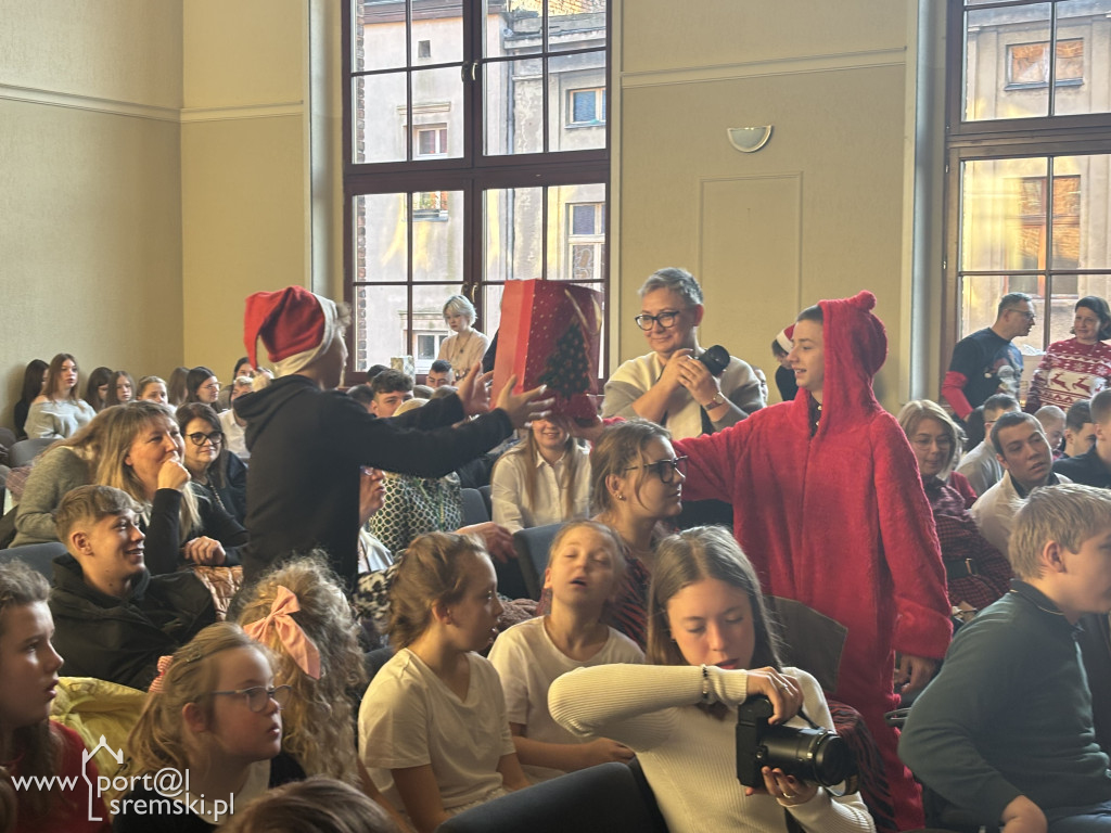 Spotkanie świąteczne LO i Szkoły nr 3 im. Marii Grzegorzewskiej