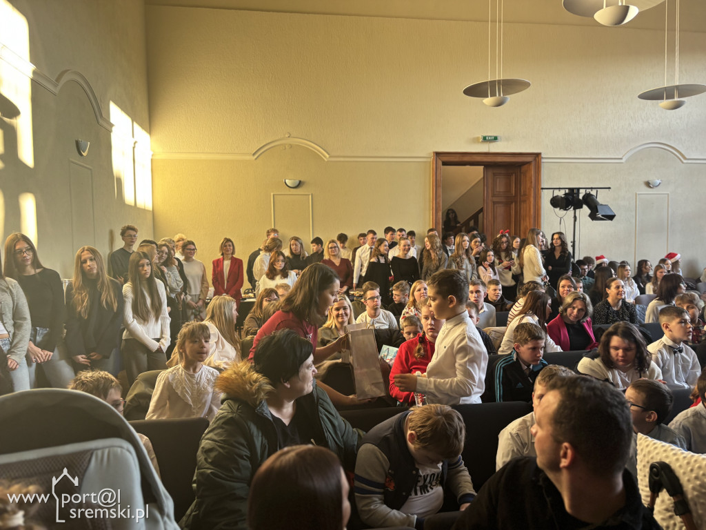 Spotkanie świąteczne LO i Szkoły nr 3 im. Marii Grzegorzewskiej