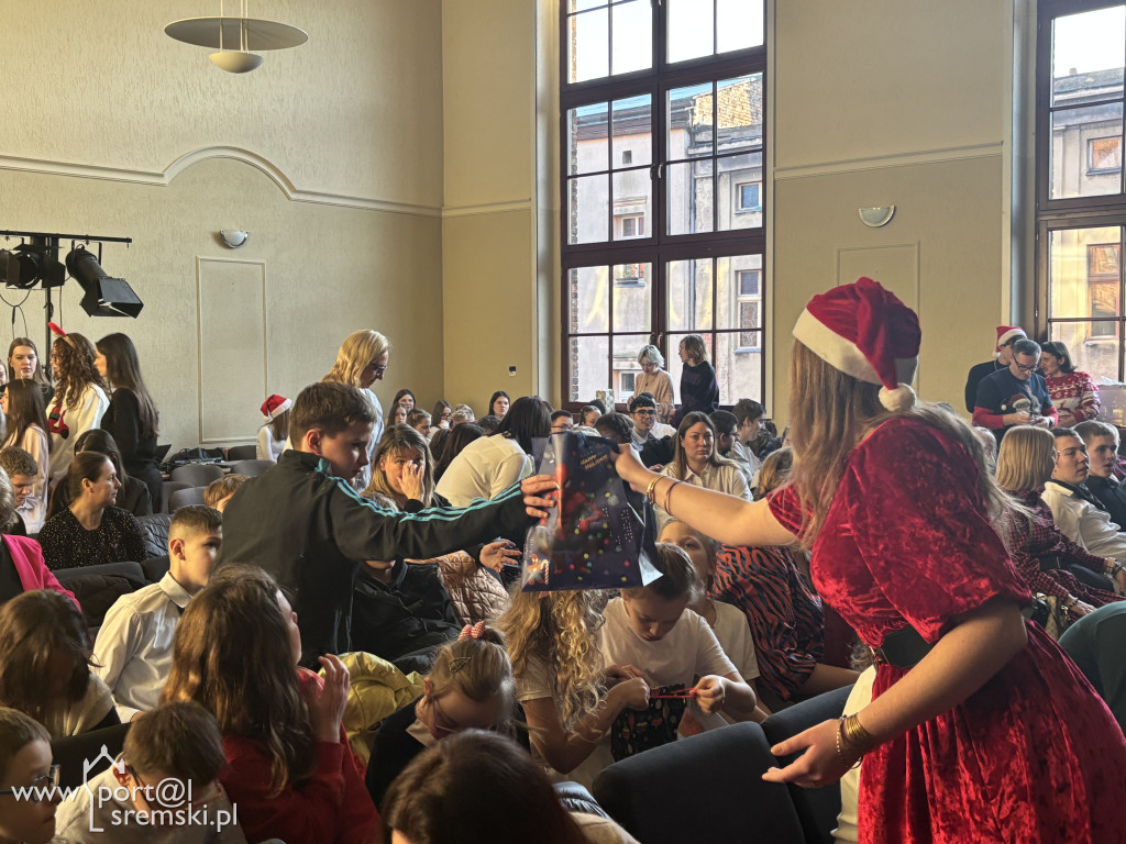 Spotkanie świąteczne LO i Szkoły nr 3 im. Marii Grzegorzewskiej
