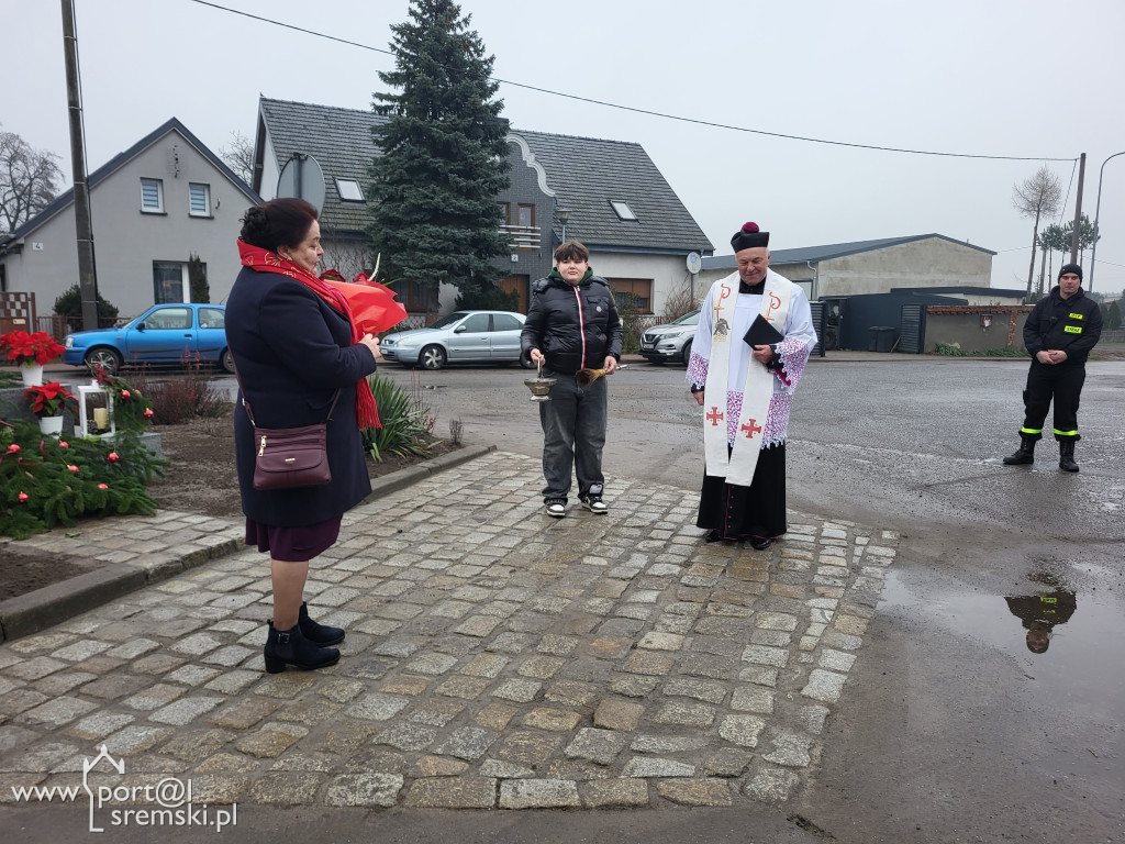 Odnowienie figury św. Jana Niepomucena w Niesłabinie