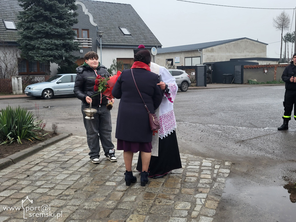 Odnowienie figury św. Jana Niepomucena w Niesłabinie