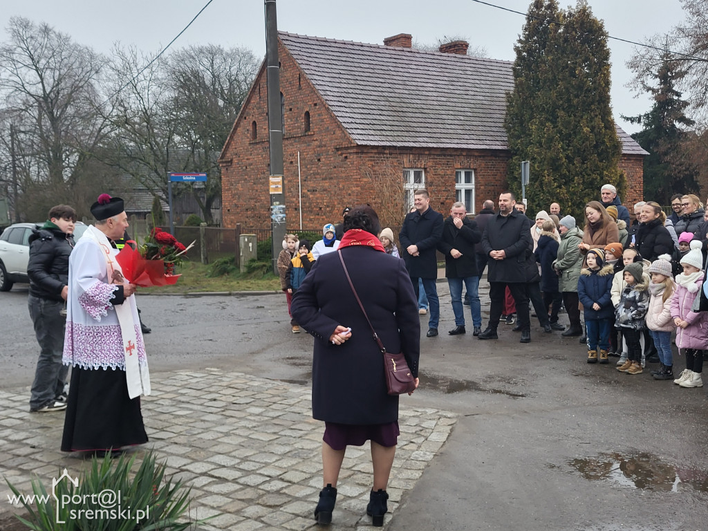 Odnowienie figury św. Jana Niepomucena w Niesłabinie
