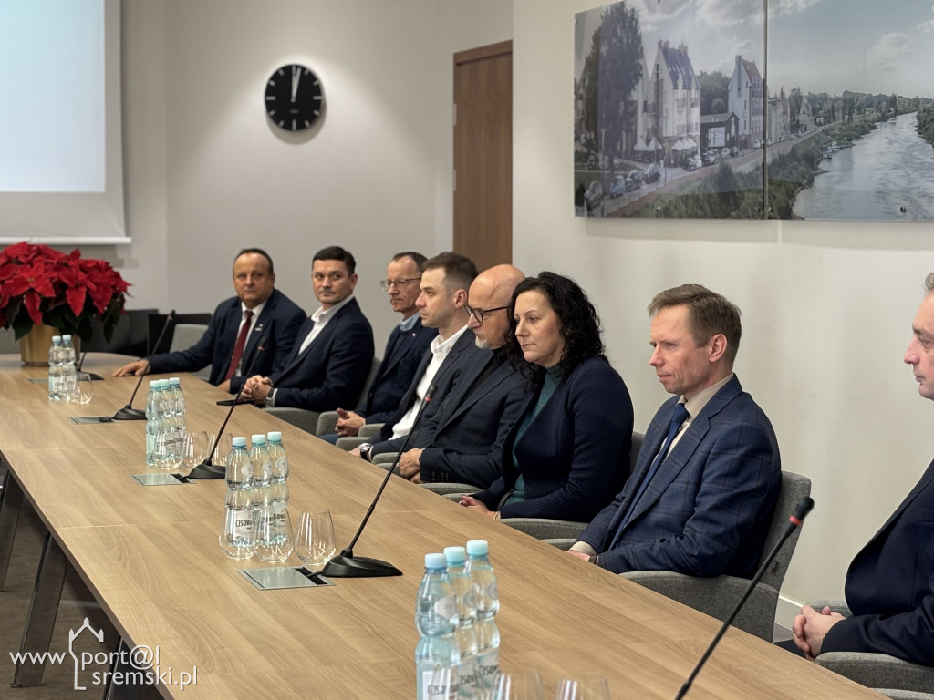 Podpisanie umowy na realizację 8 budynków mieszkalnych