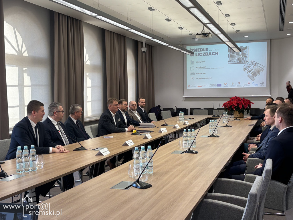 Podpisanie umowy na realizację 8 budynków mieszkalnych