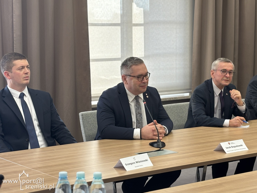 Podpisanie umowy na realizację 8 budynków mieszkalnych