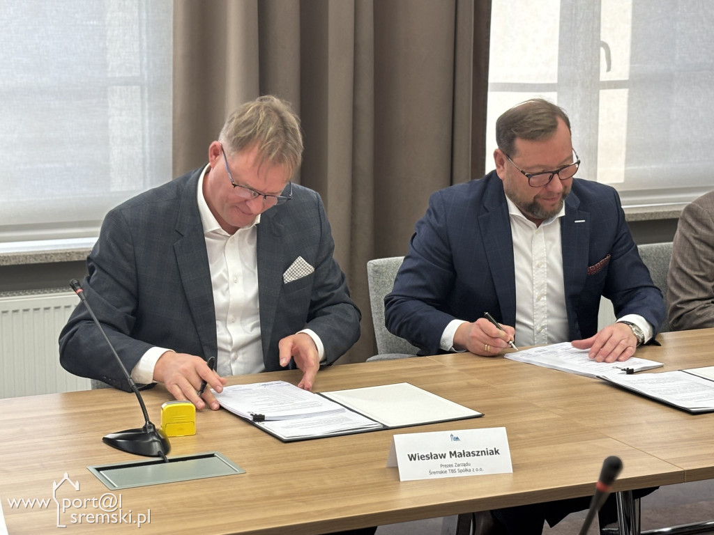 Podpisanie umowy na realizację 8 budynków mieszkalnych