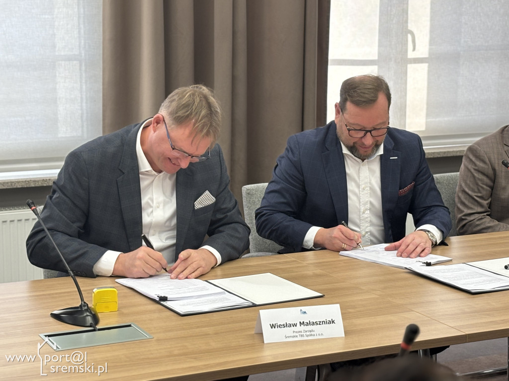 Podpisanie umowy na realizację 8 budynków mieszkalnych