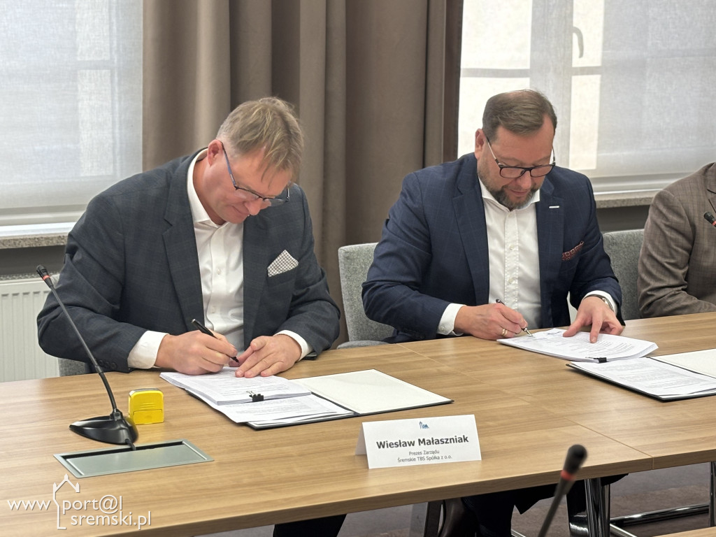 Podpisanie umowy na realizację 8 budynków mieszkalnych