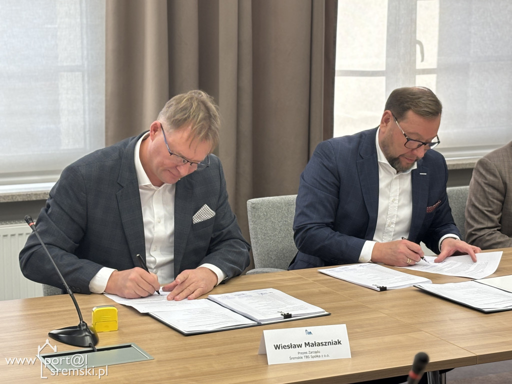 Podpisanie umowy na realizację 8 budynków mieszkalnych