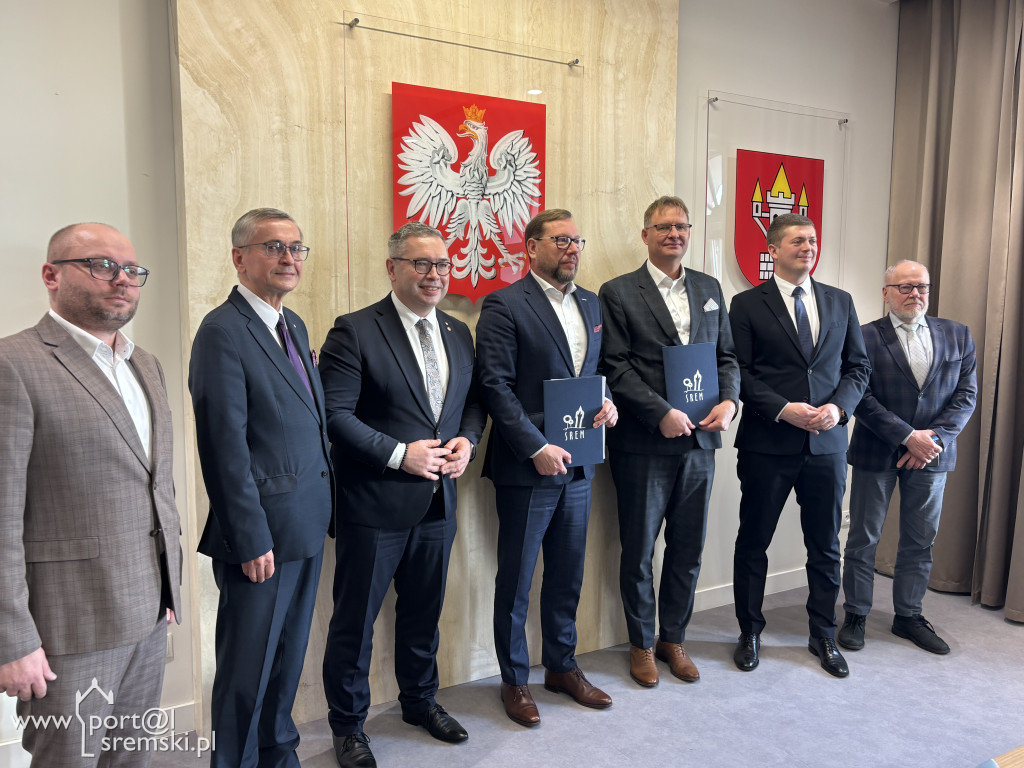 Podpisanie umowy na realizację 8 budynków mieszkalnych