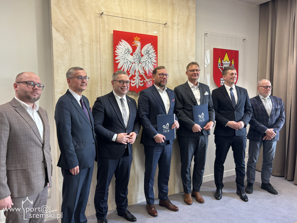 Podpisanie umowy na realizację 8 budynków mieszkalnych