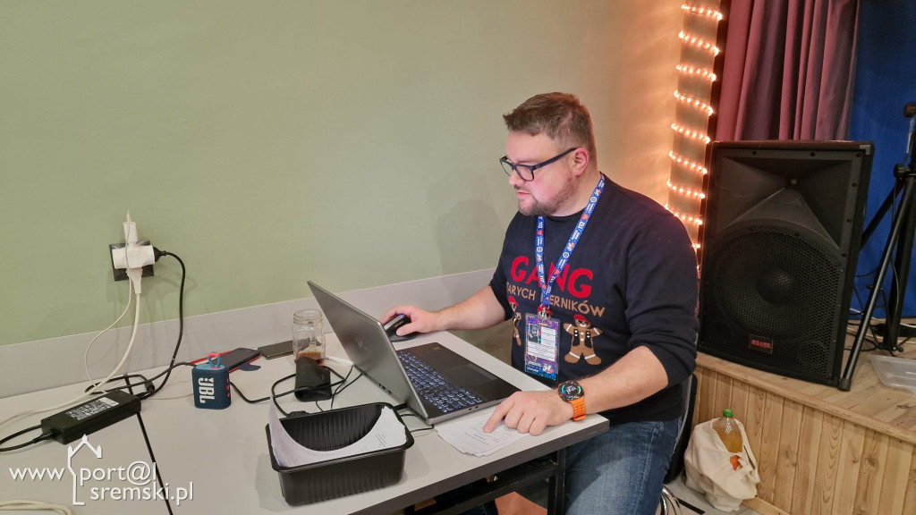 Kulisy liczenia puszek z WOŚP