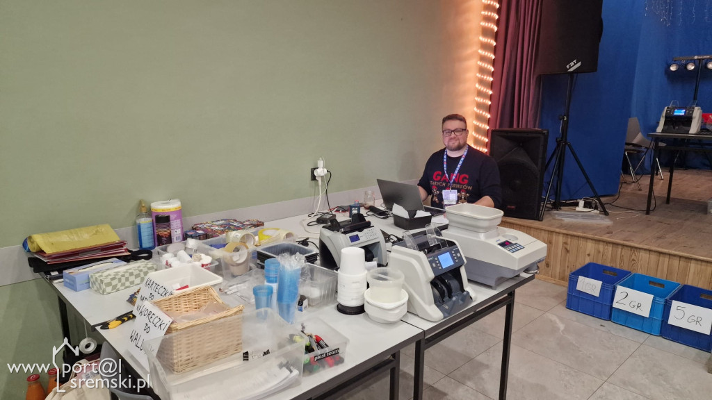 Kulisy liczenia puszek z WOŚP