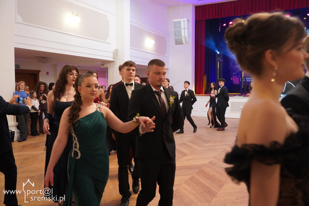 Studniówka w Zespole Szkół Katolickich im. św. Jana Pawła II w Śremie