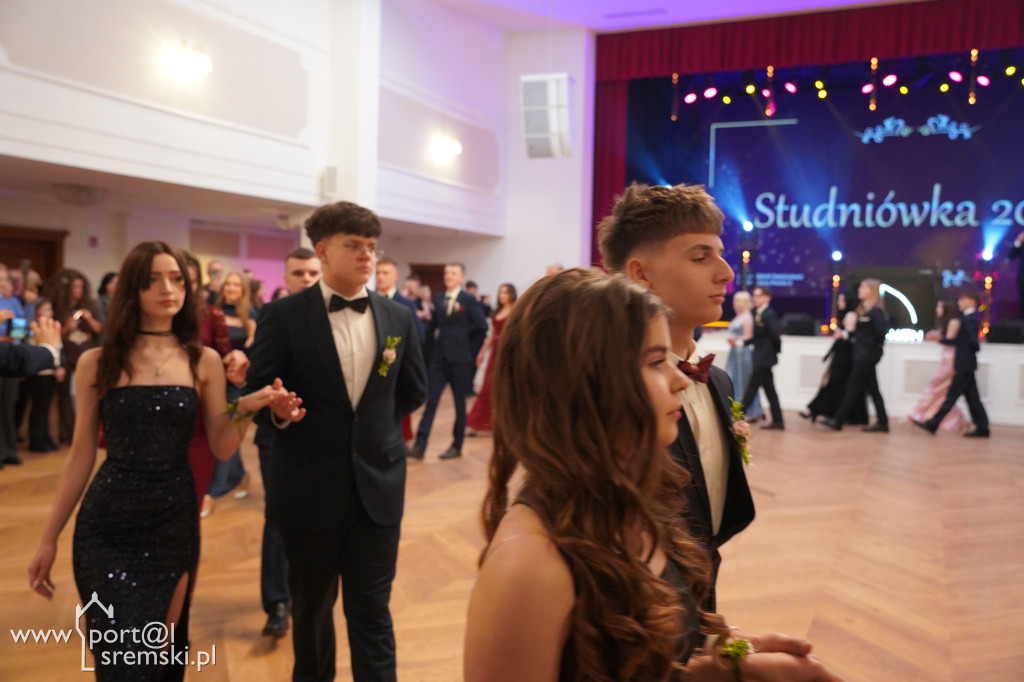 Studniówka w Zespole Szkół Katolickich im. św. Jana Pawła II w Śremie