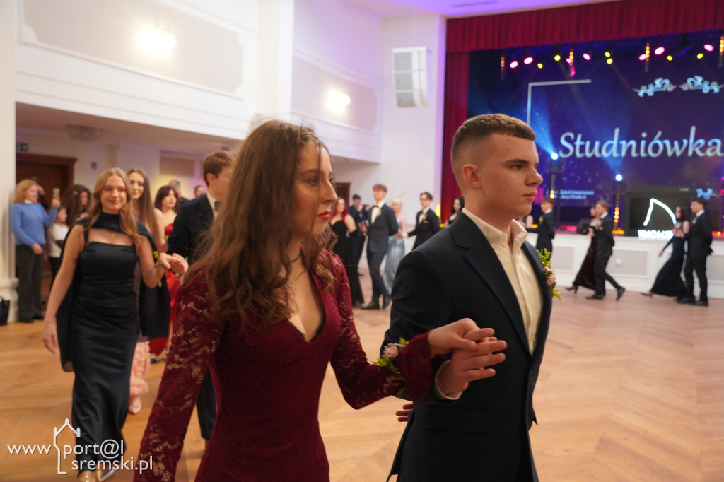 Studniówka w Zespole Szkół Katolickich im. św. Jana Pawła II w Śremie