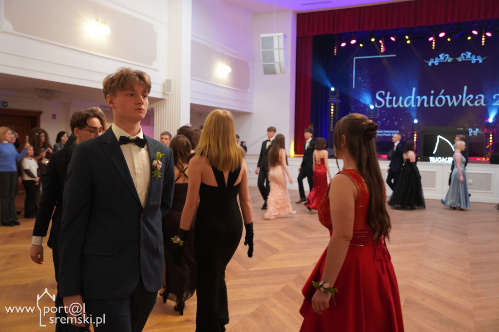 Studniówka w Zespole Szkół Katolickich im. św. Jana Pawła II w Śremie