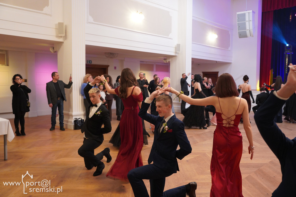 Studniówka w Zespole Szkół Katolickich im. św. Jana Pawła II w Śremie