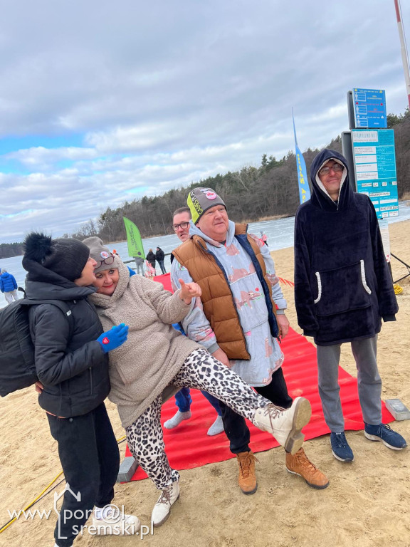 Zakochani w morsowaniu- Walentynkowe spotkanie w Jarosławkach