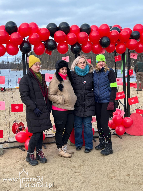 Zakochani w morsowaniu- Walentynkowe spotkanie w Jarosławkach