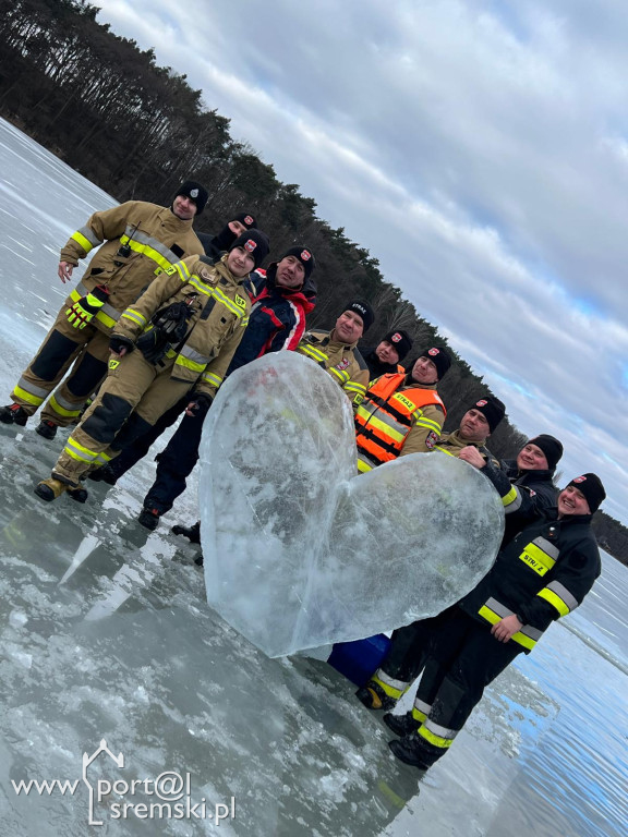 Zakochani w morsowaniu- Walentynkowe spotkanie w Jarosławkach