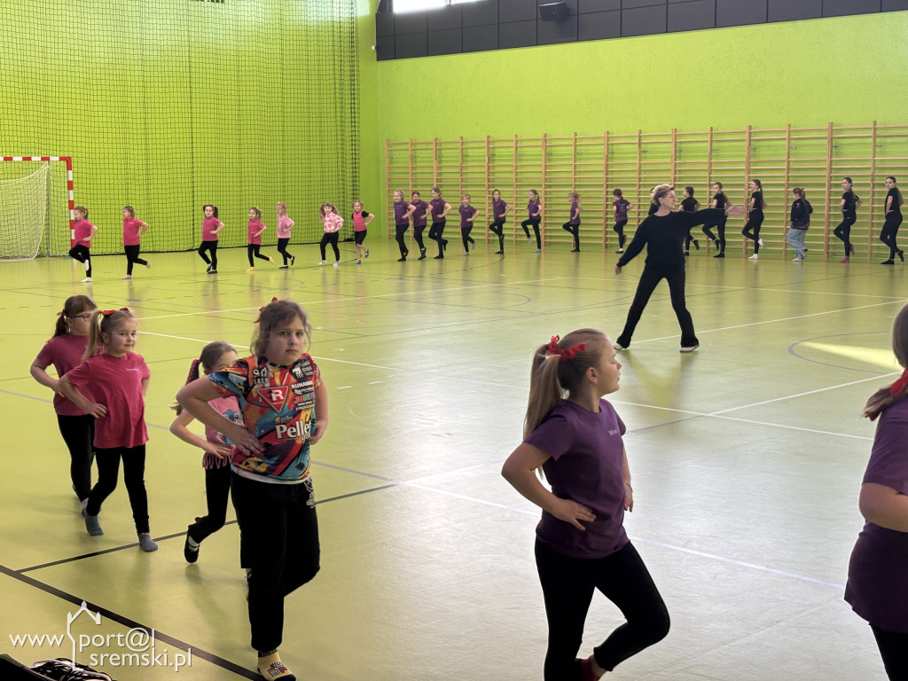 Roztańczony Dzień Kobiet w Książu Wielkopolskim